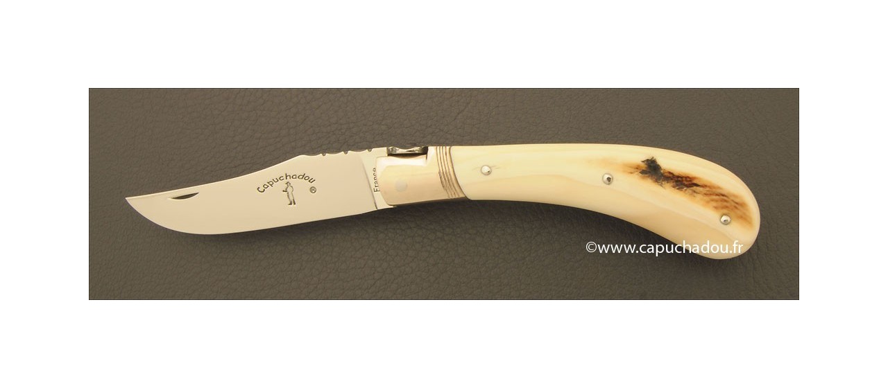 Capuchadou 10 cm "Guilloché", ivoire de Phacochère Capuchadou 10 cm "Guilloché", ivoire de Phacochère
